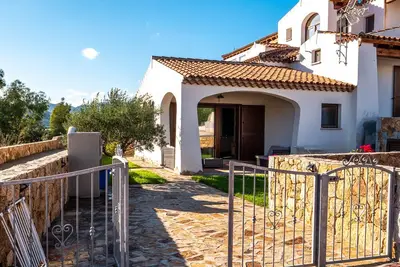 Image de Villa 1. 2 km from the beach BudoniRentals