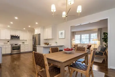 Image de Stylish & Comfy North Hills Getaway!