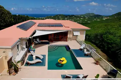 Image de Family Friendly Private Hilltop Oasis w\/ Pool & Gym
