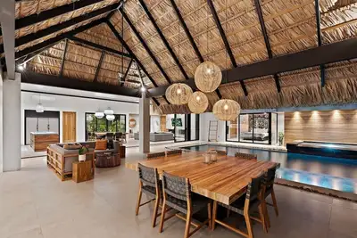 Image de Tropical Vibes. Your 5 star private escape