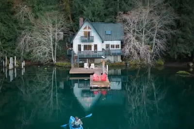 Image de New-\"Blue Haven\" Iconic Lakefront 4 Season Retreat