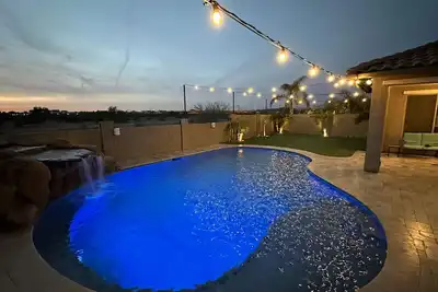 Image de Beautiful Remodeled Home with Heated Pool