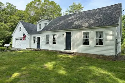 Image de Remodeled Charming Cape. 5 mins from Olde Mistick Village, Seaport, and downtown