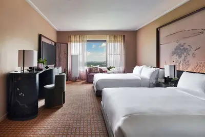 Image de Prime Location! 4 Spacious Units, Steps to Central Park and Top of the Rock!
