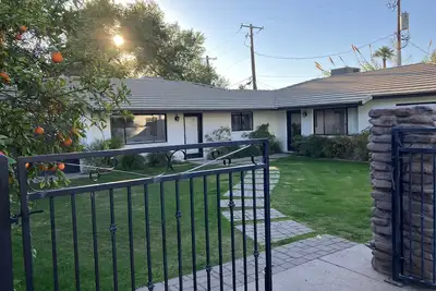 Image de Private 2 bedroom casita on lush Arcadia estate with views of Camelback Mountain