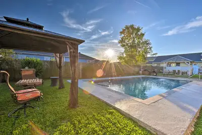 Image de 3 Mi to French Quarter: Family Home in New Orleans