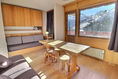 Image de 2 Pièces Skis aux Pieds - Balcon, Animaux Ok