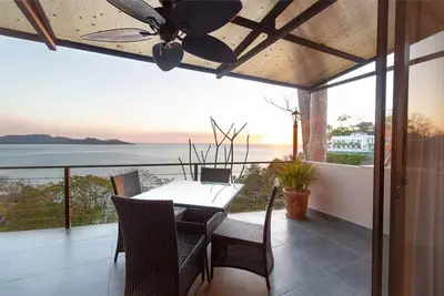 Image de Flamingo New Studio Apartment at Ocean-View Villa