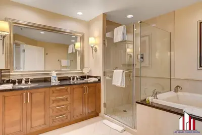 Image de Mgm Signature-22-611 Strip View Jacuzzi Studio