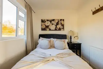 Image de Dreamwood - Sleeps 2 | Hot Tub | Bbq | Pets Allowed | Wi-Fi | Secluded Patio