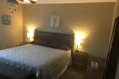 Image de cozy, quiet, rural hideaway close to everything south