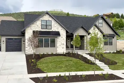 Image de New Heber home near Park City. 7brm/5. 5ba with hot tub, pickleball, sleeps 18.