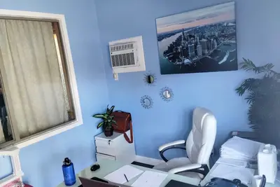 Image de Beautiful family home with home office and finished backyard