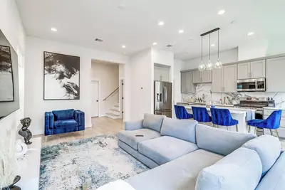 Image de Luxe Houston Townhome w/ Balcony!