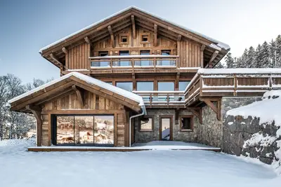 Image de Le Grand V, chalet de luxe avec piscine intérieure