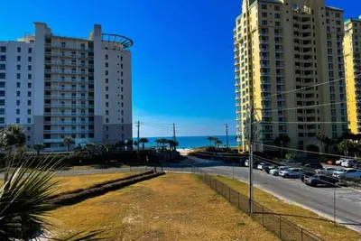 Image de Slice of Paradise with a Beautiful Gulf View & White Sandy Beaches.