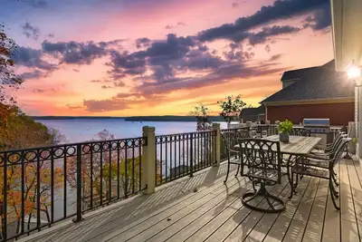 Image de Luxury Lake Home with Million Dollar Views!