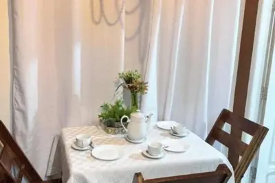 Image de Cozy and independent. <br>Downtown house Jh.