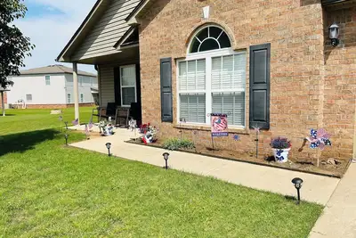 Image de A place that honors God, honors America and honors families! And Fido too!