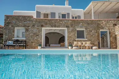 My Rental Homes - Azure Villa, near the sea, with private pool and parking area