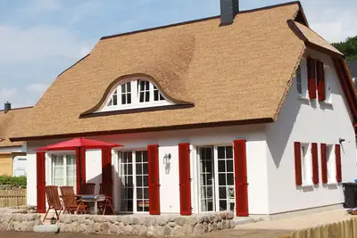 Image de Fantastic vacation home on the coastal forest with terrace and child-friendly garden
