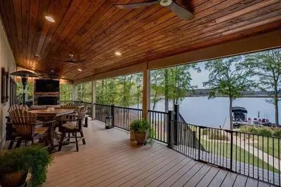 Image de Luxury Lakefront | Ev Charger | Stunning Views
