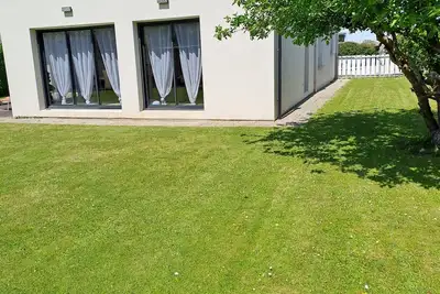 Image de Maison avec  jardin proche d un centre ville et à 12mn de la mer et des plages