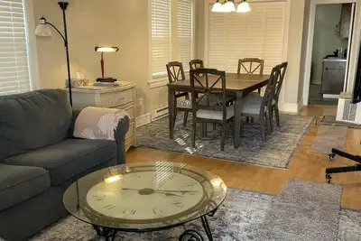Image de 3 bedroom, 1st floor, sleeps 10, 2 blocks to the beach
