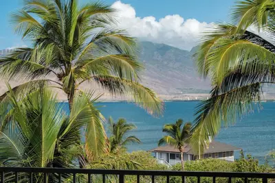 Image de Luxury Penthouse 2 Bdrm Oceanfront Building: Just steps from the beach!