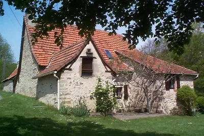 Image de Maison de campagne en pierre 126 m²  3 chambres