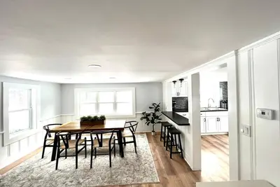 Image de Brand-new, New England getaway minutes to trails, skiing, and lake