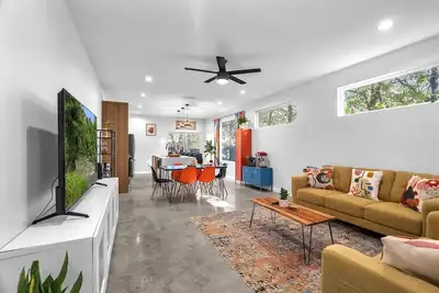 Image de 🌺 Modern Nature - 2 Story Downtown Delight 🌼