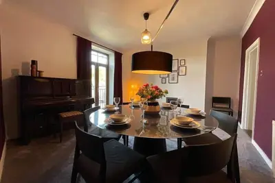 Image de Large 4 double bedroomed townhouse in central