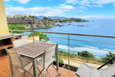 Appartement avec terrasse, parking et animaux acceptés à Llançà
