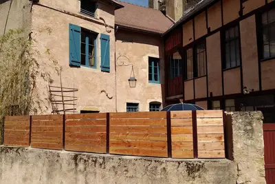 Image de Superbe maison de caractère en centre bourg. Gîte de charme 3 étoiles.