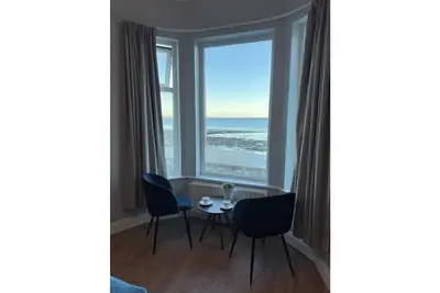 Image de One-Bedroom Apartment!