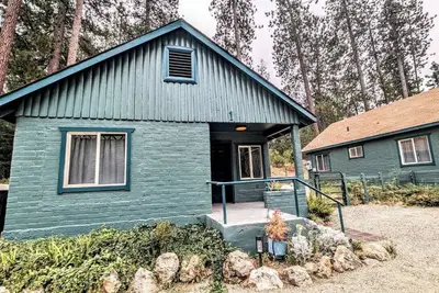 Image de Adventure Awaits: Newly Renovated Cabin Just Minutes Away from Outdoor Fun