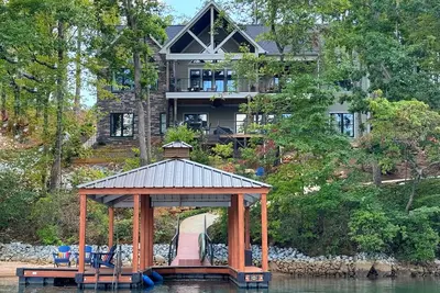 Image de Waterfront 5bd/5ba Private Dock & 9p-Hottub