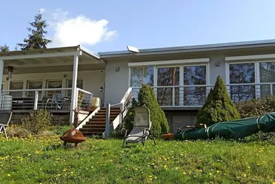 Sophisticated vacation home (83sqm) with direct access to the Zeulenrodaer Meer