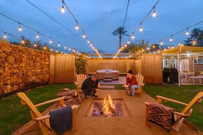 Art-Filled Live\/Work Space with E-Bikes & Hot Tub