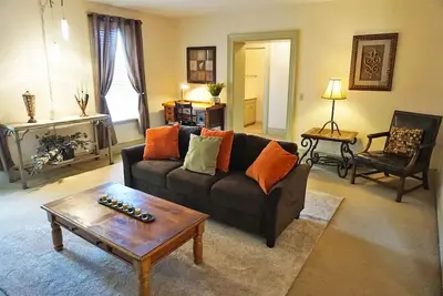 Image de Roscoe Retreat in Heart of Historic Roscoe Village