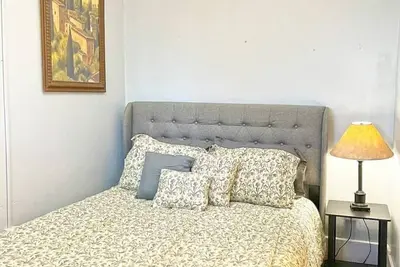 Image de King Charlie's Place in Historic Roscoe Village