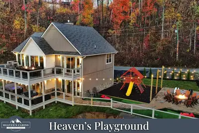 Image de Amazing Luxury Cabin! Stunning Views! Fire Pits! Playground! Theater! Game Room!
