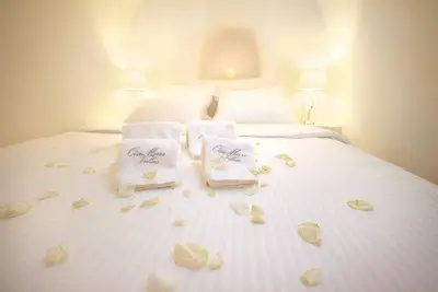 Image de Stunning Caledera Views | Oia Mare Villas Honeymoon Cave Suite with Caldera & Sea View | Oia