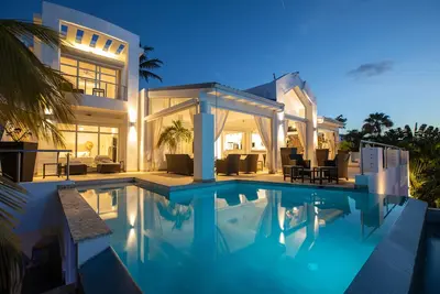 Image de Waterfront Villa-amazing view- sea-pool