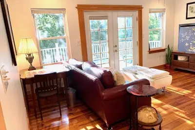 Image de Charming Summerville Cottage