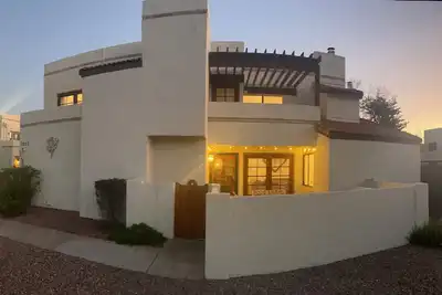 Image de Cozy Townhouse in Old Town Scottsdale!
