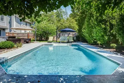Image de Luxury in Lenexa w\/heated pool