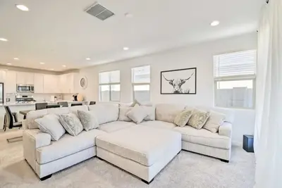 Image de Brand new home 10 minutes from Westgate Where the Cardinals Arena