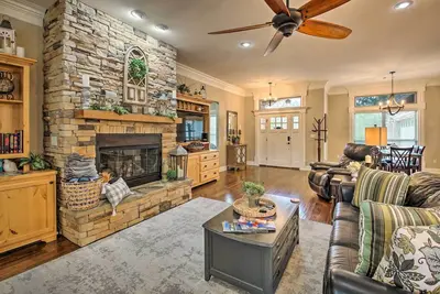 Image de Spacious Golf Course Getaway in Hot Springs!